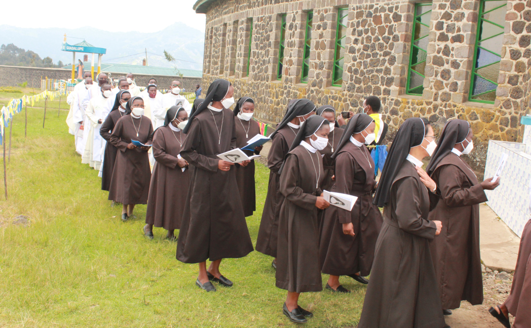 Ababikira B Abakarumelita Bahimbaje Amasezerano Ya Burundu Na Yubile Y